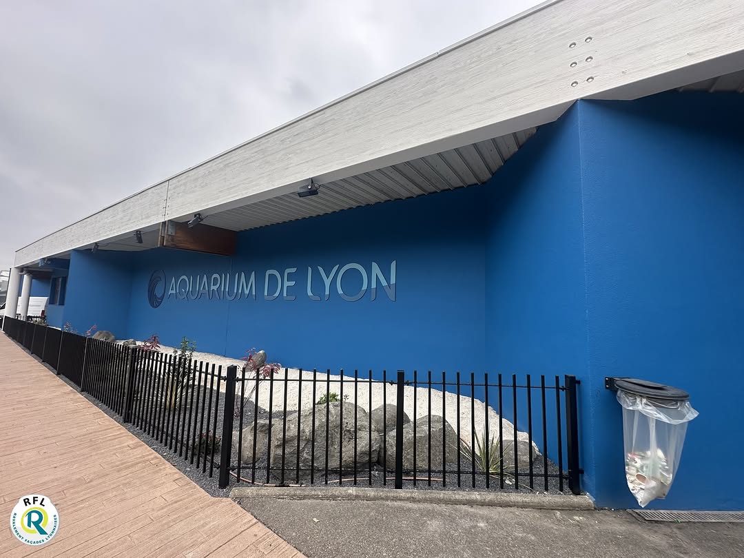🐟1er avril, mais ici, aucune blague : la peinture de @aquarium_lyon est term...
